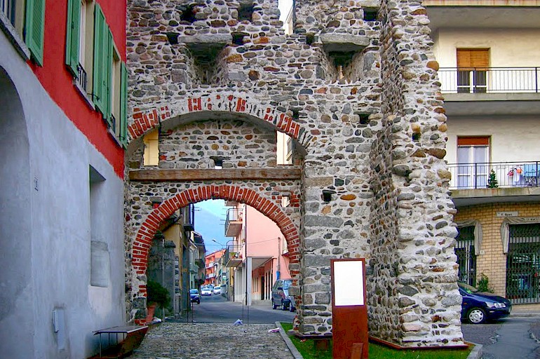 Porta Romana (Roman Gate)